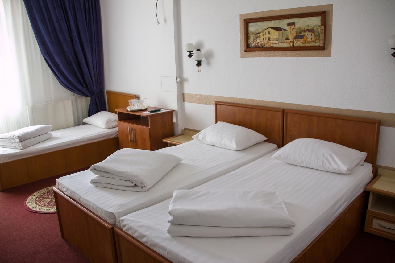 Hotel T23 Iasi Extérieur photo