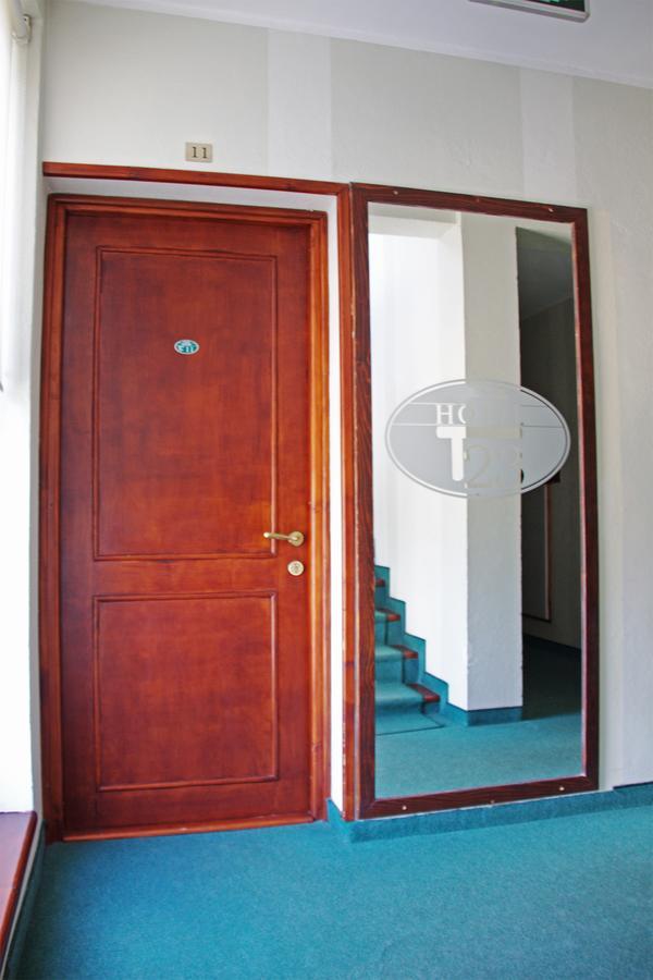 Hotel T23 Iasi Extérieur photo