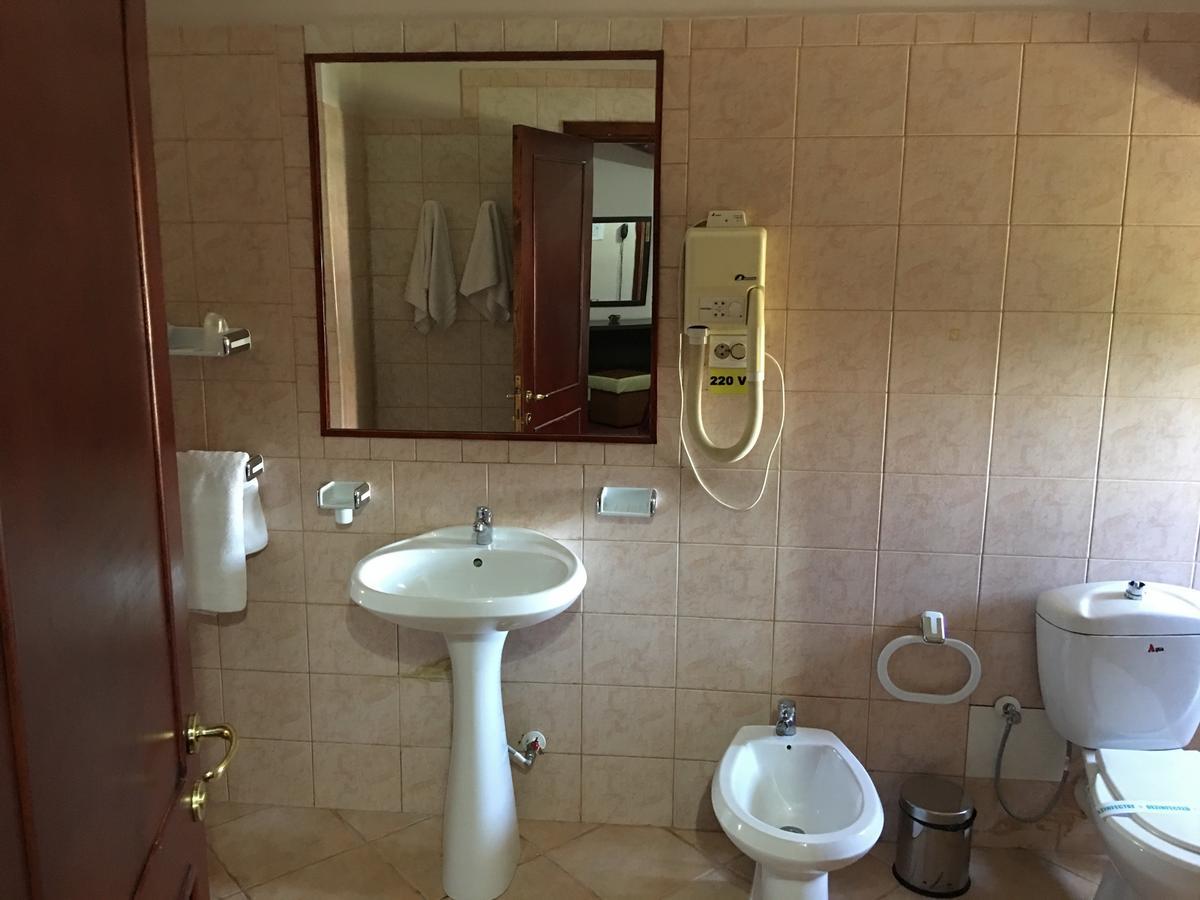 Hotel T23 Iasi Extérieur photo