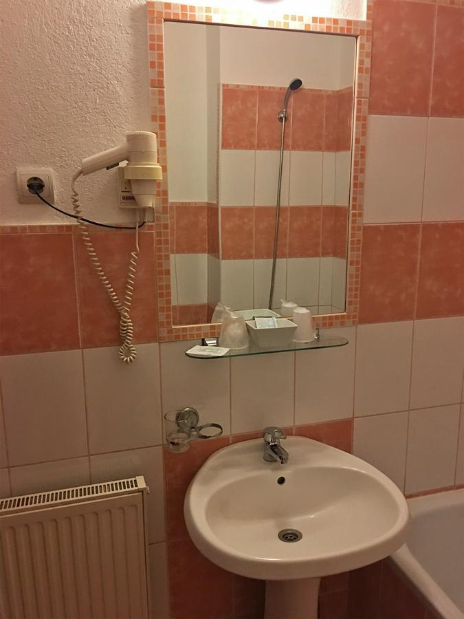 Hotel T23 Iasi Extérieur photo